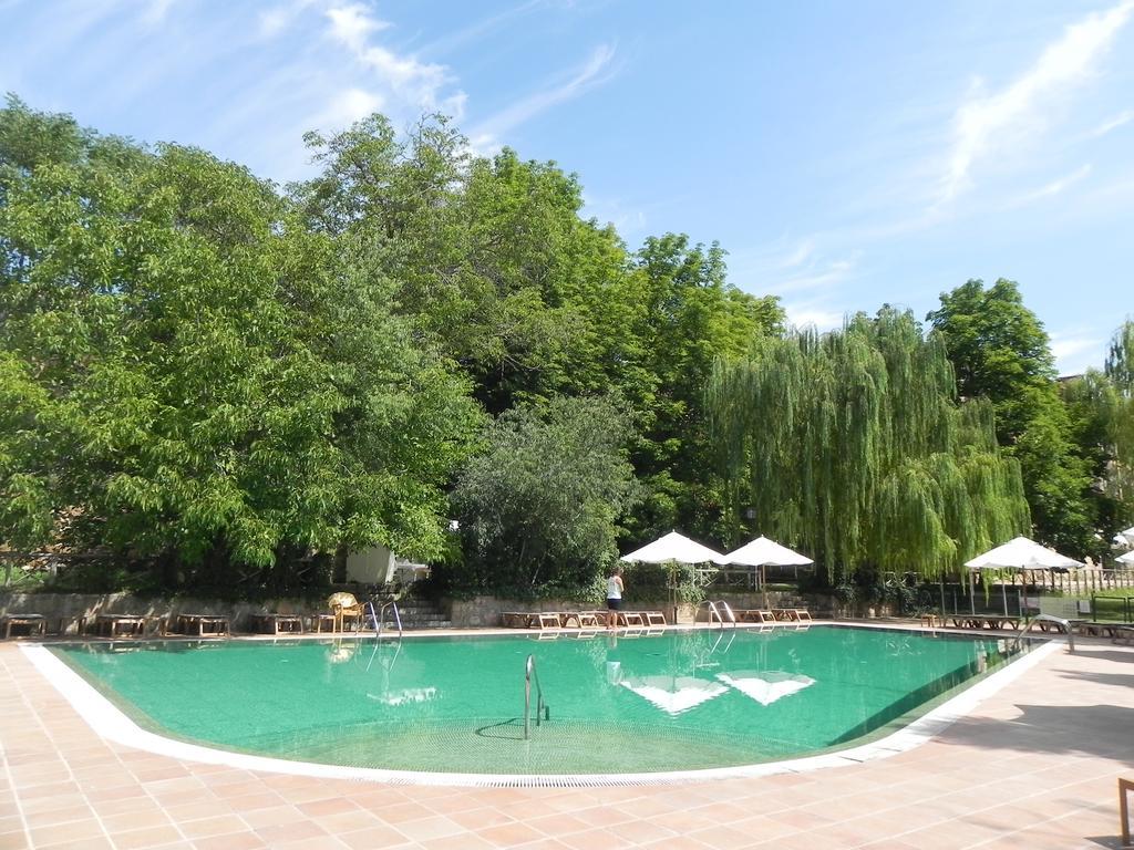 Monasterio De Piedra Hotel Nuévalos Kültér fotó