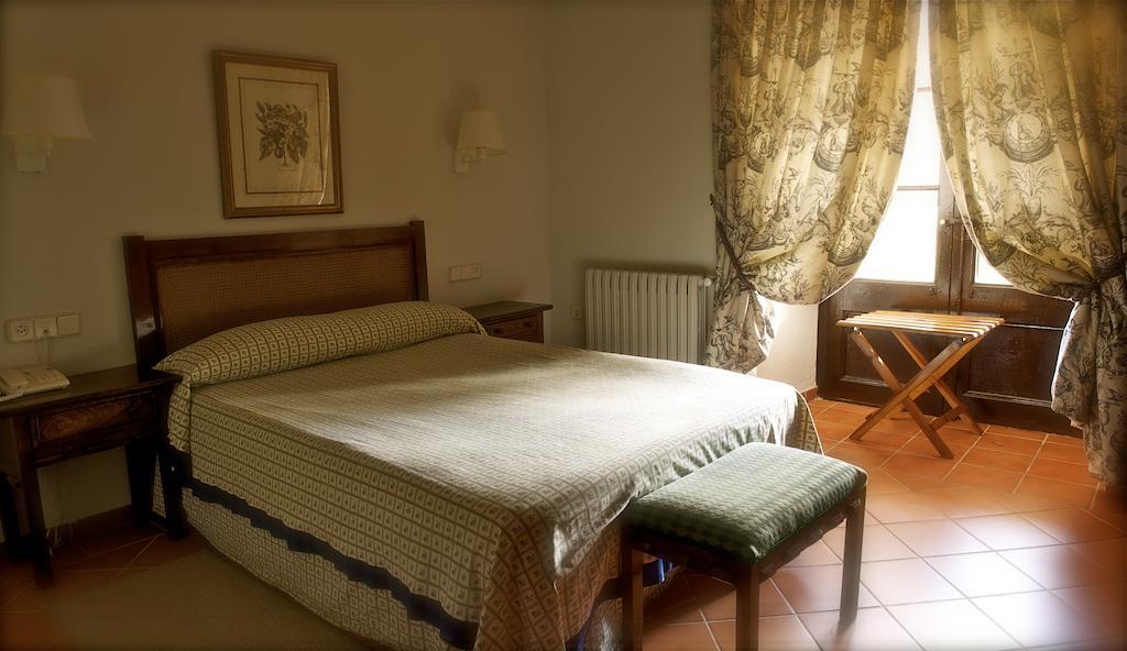 Monasterio De Piedra Hotel Nuévalos Kültér fotó